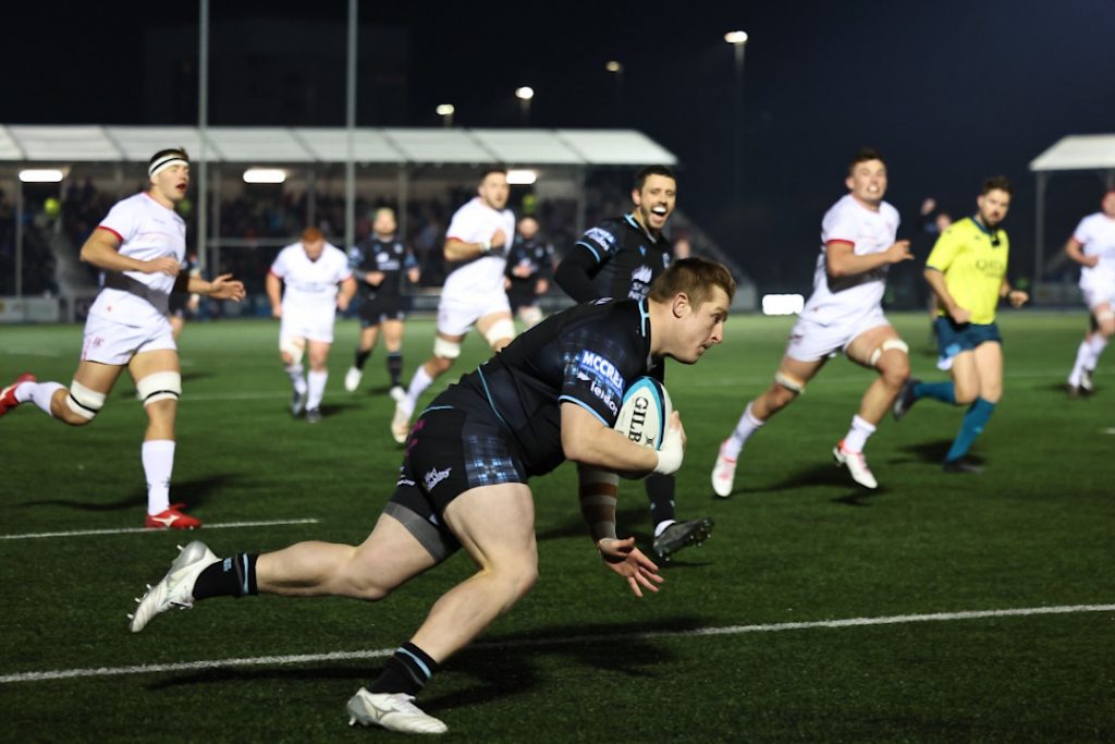 Glasgow Warriors about to score a try