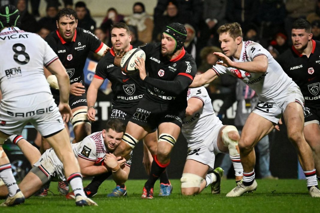 Ulster Rugby players contesting for the ball