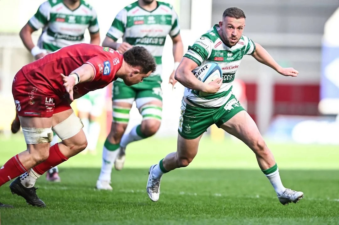 Benetton Player trying to avoid a tackle