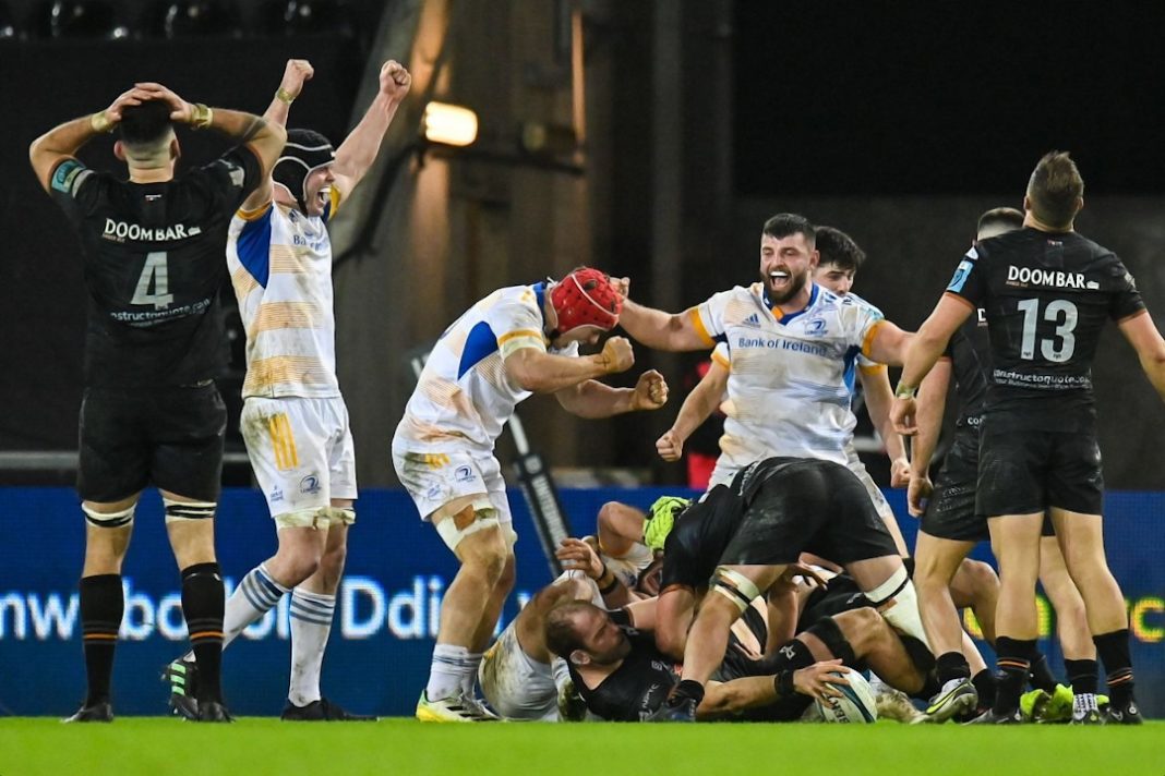 Leinster players celebrating