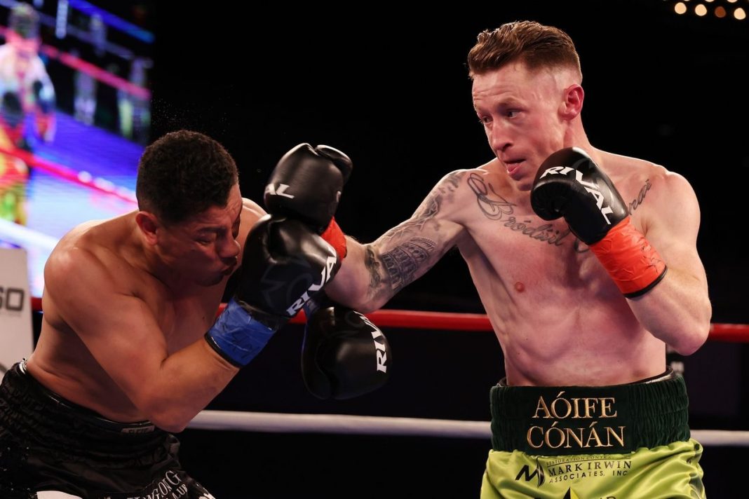 Feargal McCrory punching an opponent