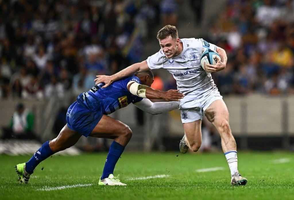 Stormers players trying to make a tackle