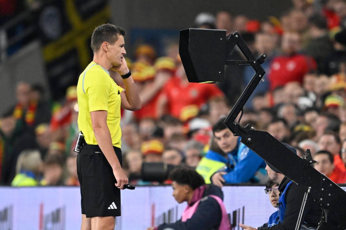 world cup referees statistics 1